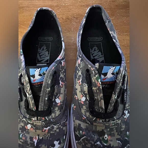 Vans x Nintendo Authentic Duck Hunt Limited Edition size 6 - Picture 3 of 5
